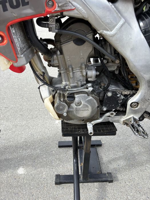 Продавам Honda crf250r