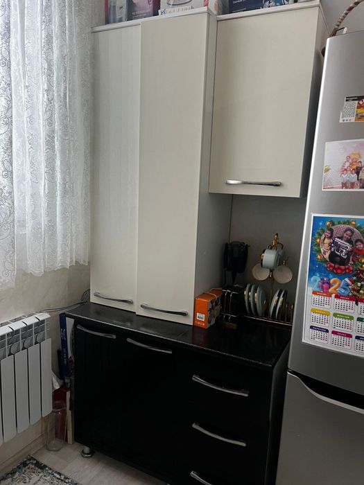 Кухный гарнитур и шкаф