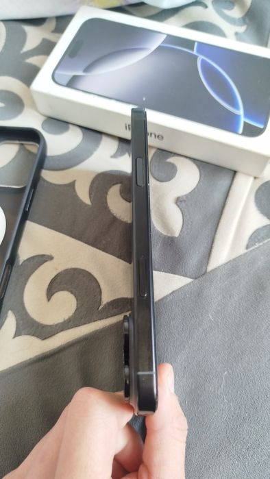 iPhone 16 pro max продам