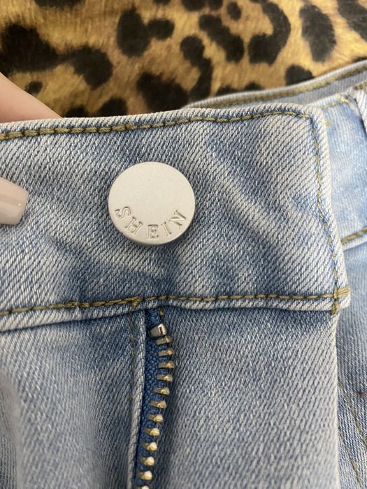 Blugi evazati albastri shein