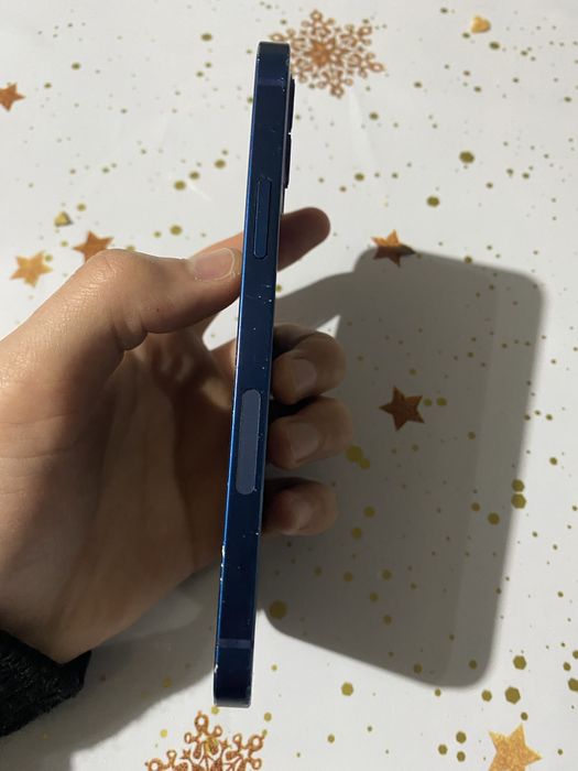 Айфон 12 в хорошем состояние