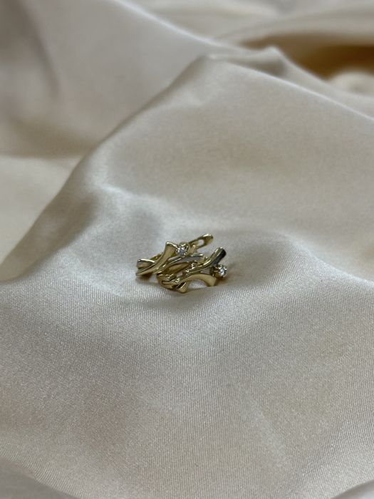 Золотые серьги с бриллиантами