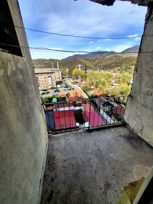 Garsoniera de vânzare