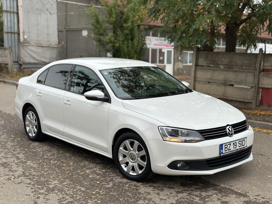 VOLKSWAGEN Jetta 2011 — imagine 3