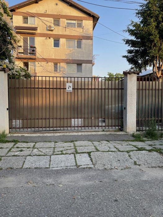 Vand locuri parcare