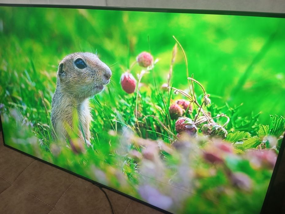 Продам смарт ТВ TU8000 диагональ 127см