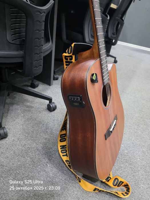 41 razmer accustik gitara ideal holatda