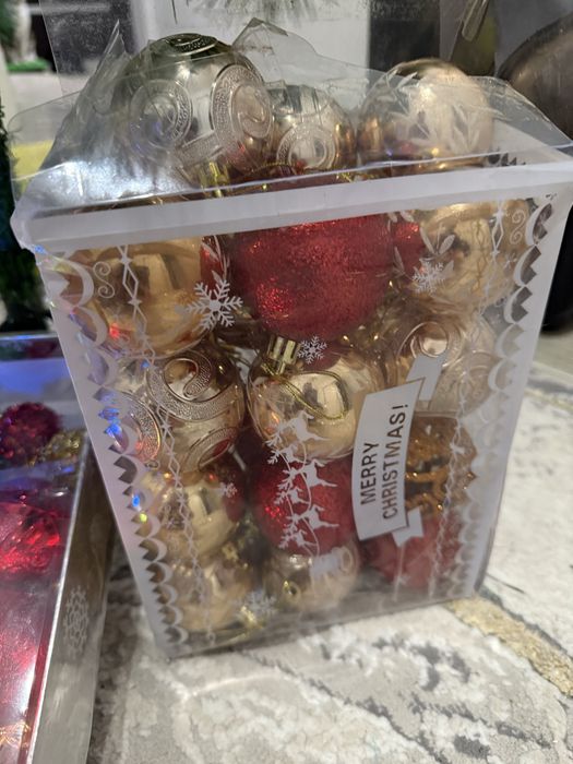 Елка Шымкент вместе с игрушками