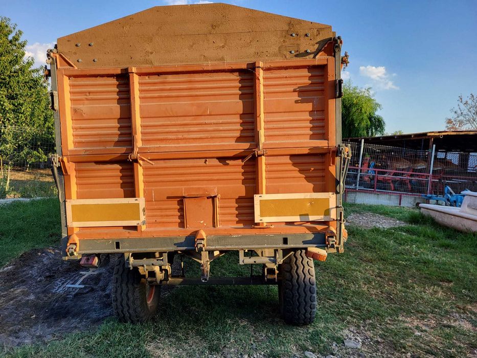 Remorca agricola cereale 10 tone obloane duble, basculare la tractor