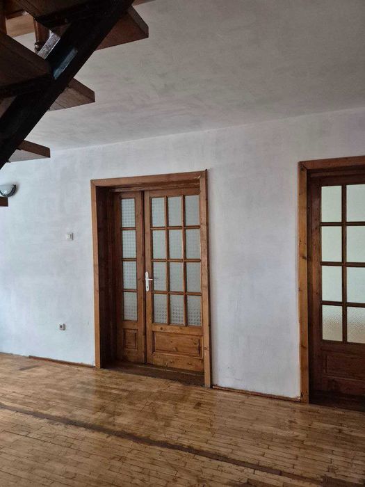 Spațiu de închiriat – 96mp - etaj 1 și masardă, zona UTA Vlaicu