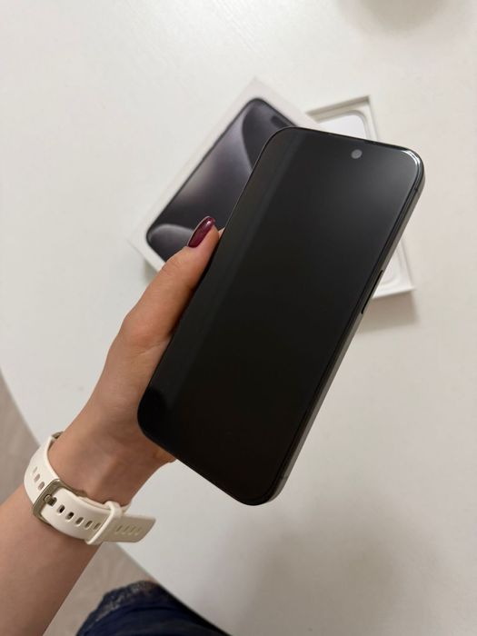 Продам iPhone 15 Pro, 256 ГБ, черный