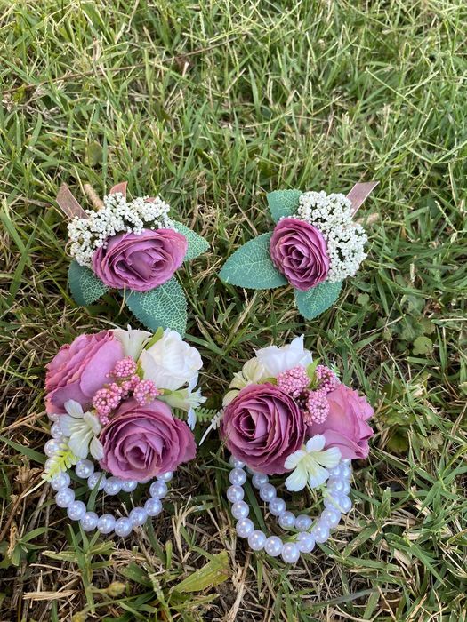 Сватбени гривни и бутониери