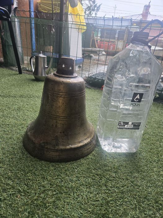 Clopot vechi  din alama bronz  inaltime 30cm