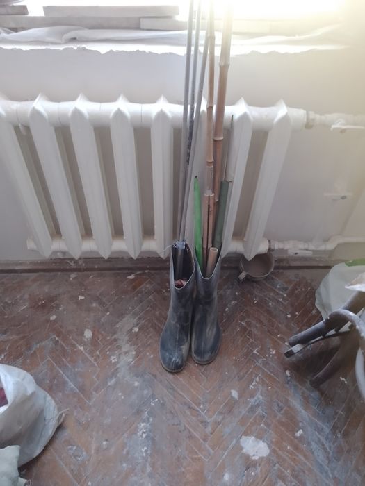 Удочки, спиннинг, сети и другие принадлежности для рыбалки