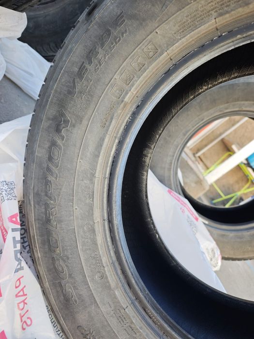 Продам  резину на внедорожник.