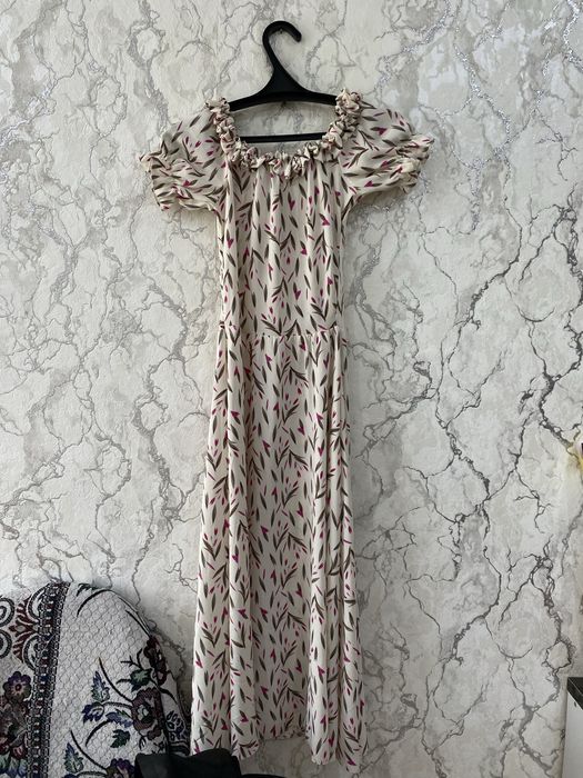 Продам красивое платье, размер 42-44