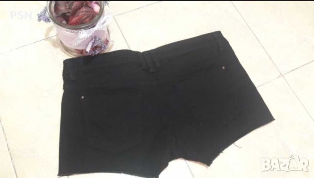 Черни къси панталони