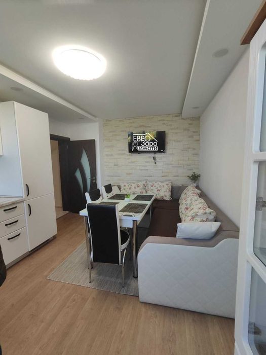 Дава се под наем Тристаен апартамент в Стара Загора, Център - 60 кв.м за 408 € - Снимка #2