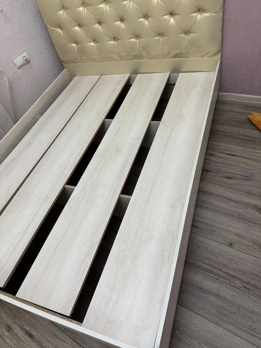 Продам мебель: кровать полуторка