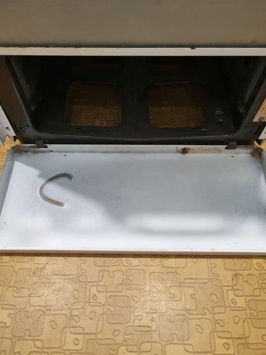 Продам газовую плиту