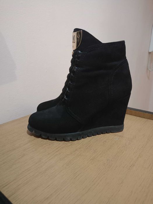 Дамски боти на платформа