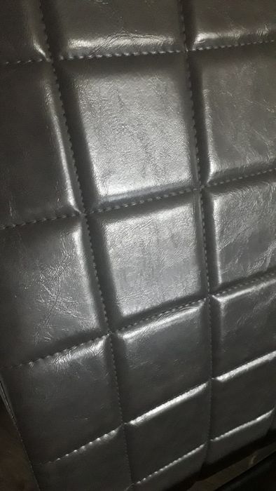 Три стула новые! Цвет серый.