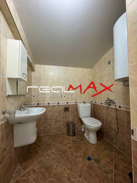 Дава се под наем Тристаен апартамент в Казанлък - 123 кв.м за 306 € - Снимка #12