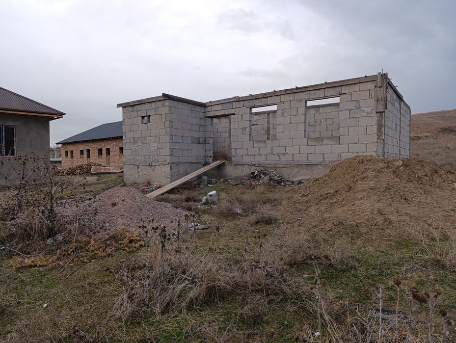 Участок фундамент стена