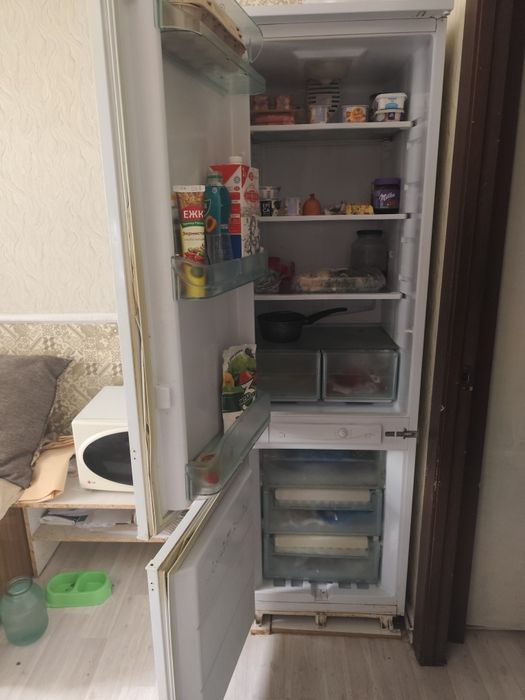Двухкамерный холодильник Hotpoint