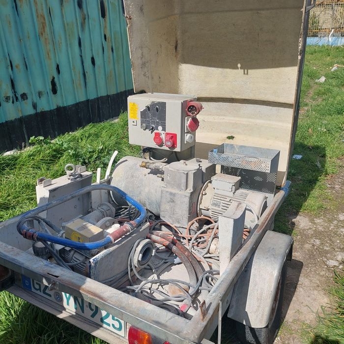 Продавам ремарке помпа за турбозолни мазилки замазки