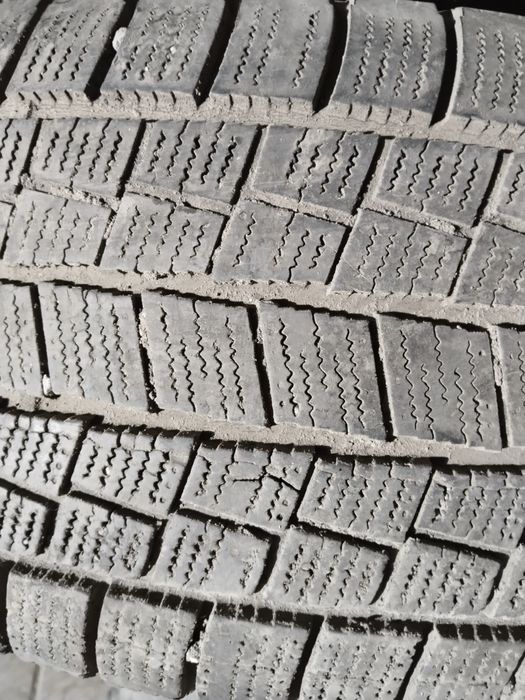 Автошины зимние б/у