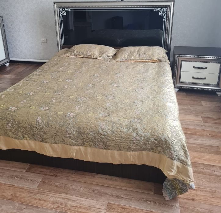 Спальный гарнитур дерево