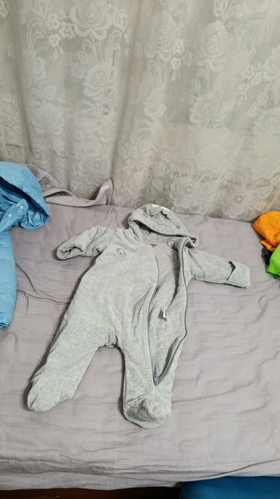 Продаётся детская одежда на мальчика. 9-12 месяцев