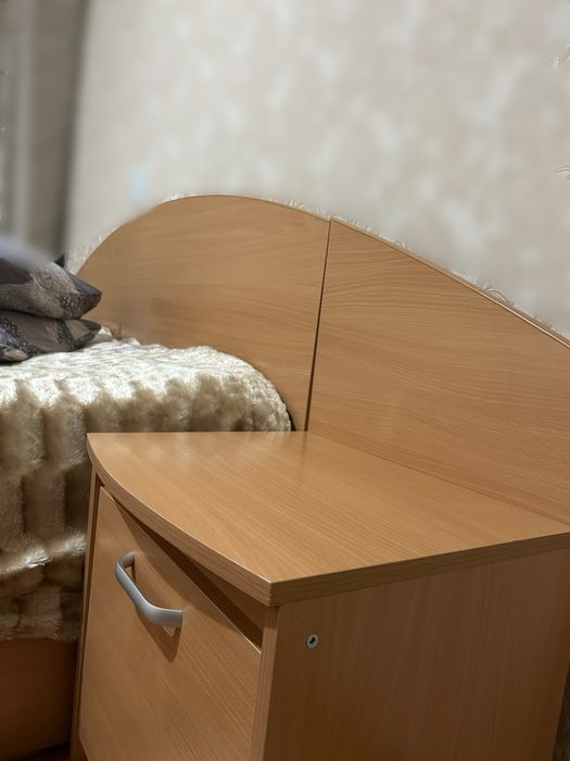 Продам кровать двухспальную