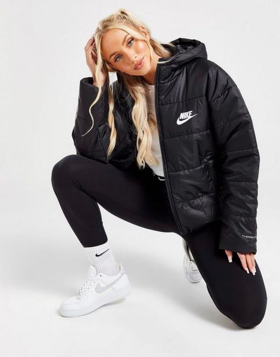 Дамско яке Nike therma fit ново