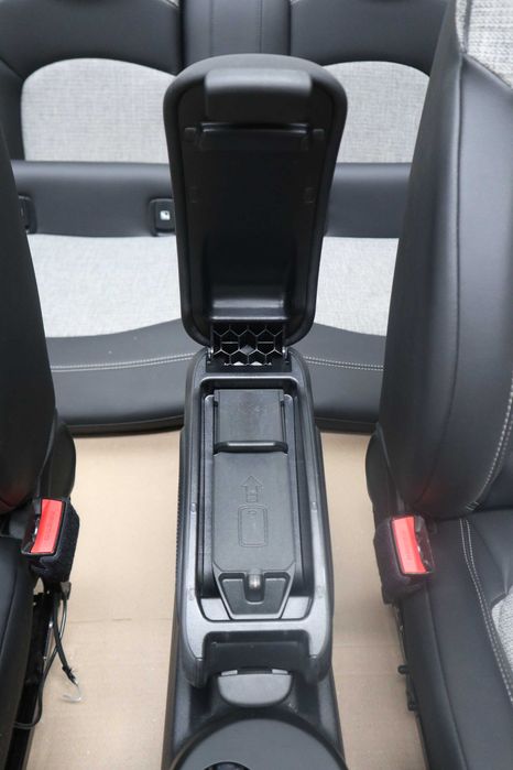 Салон за Мини Купър Ф56 MINI F56 след 2014г