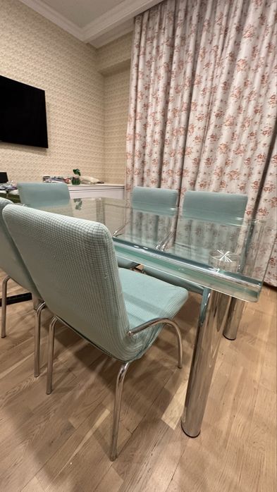 Стол + 5 штук стульев
