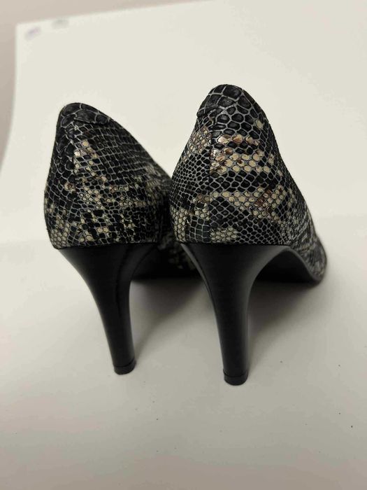 Pantofi din piele marime 37