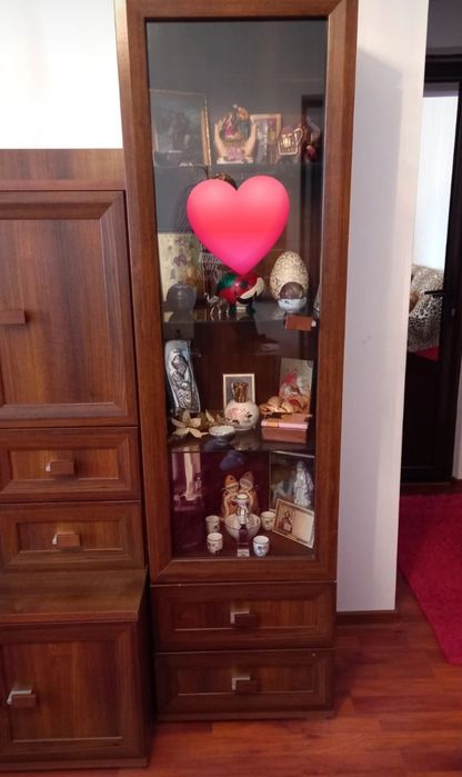 Vând urgent mobilă sufragerie s au living,este ca și nouă deoarece nu am stat în tară  ,prețul este foarte bun  fată de cel din magazin