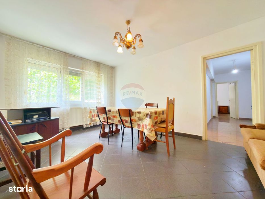 Apartament 3 camere, parter, centrală proprie – Aurel Vlaicu, Arad