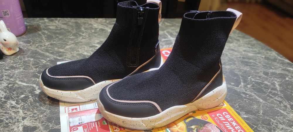 Зимни боти Зара.