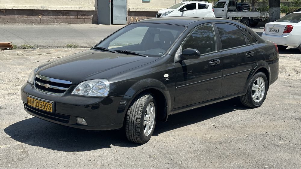 Lacetti автомат 1.8 2009 год 137000 км, краска Чистая Одни руки Бензин