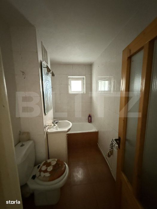 Apartament cu 3 camere, decomandat, zona George Enescu