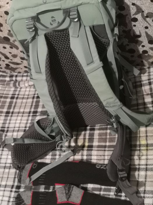 Rucsac Drumeție 30 lt by Decathlon & Șosete Drumeție Mund