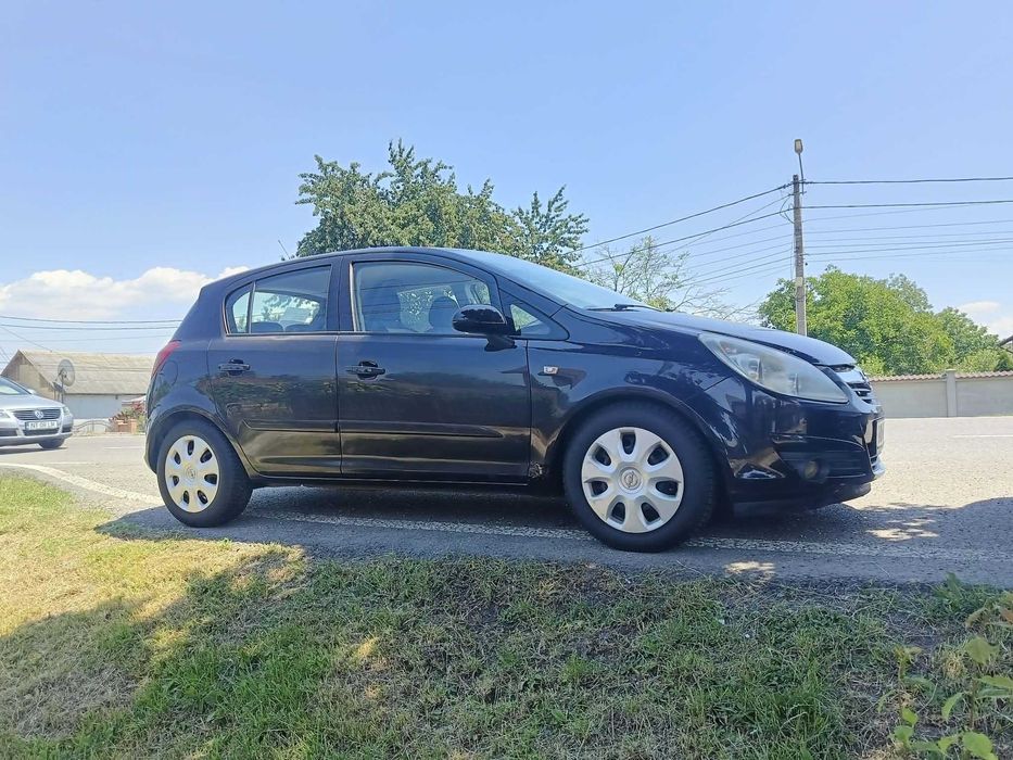 Automobil auto Opel CORSA D