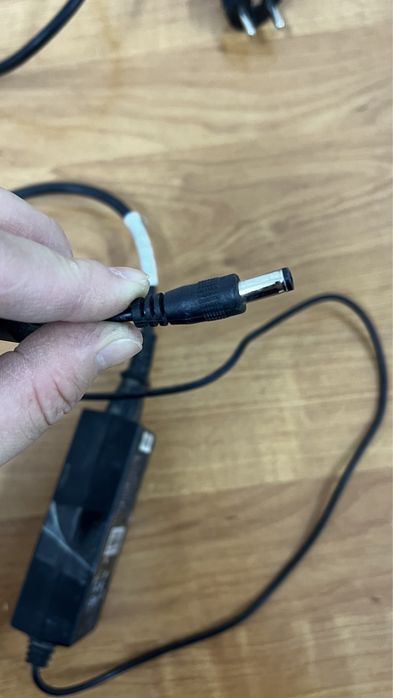 Универсальный зарядник для ноутбука