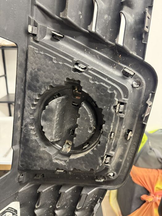 Предна решетка NISSAN J10 НИСАН J10