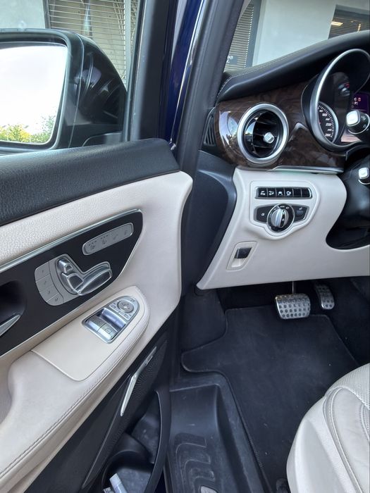 Mercedes v250 long 4 matic 7 locuri