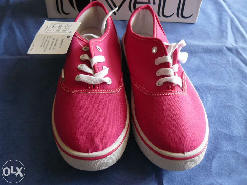 Tenisi unisex sport "LOVETT" de la KELARA,Spania,Culoare Cyclam,nr.39