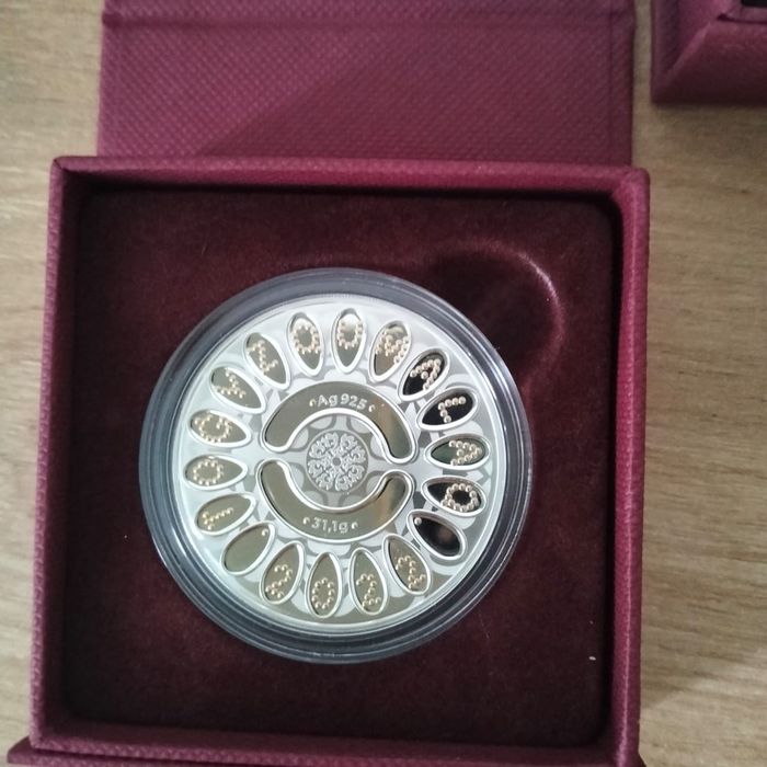 Продам монеты серебро 925° 1oz=31.1гр.